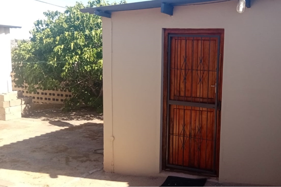 2 Bedroom Property for Sale in Louwville Western Cape